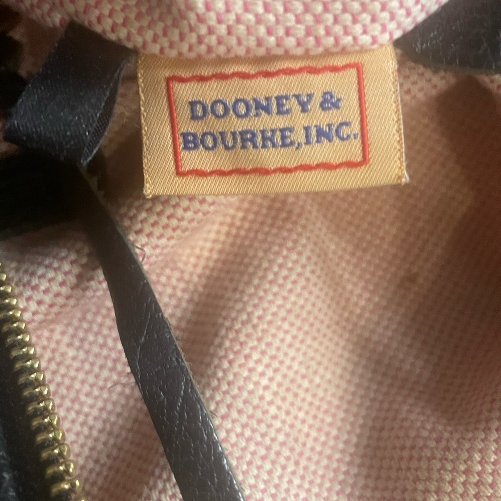 - Dooney & Bourke Large Dillen Bag -GUC - Picture 16 of 16
